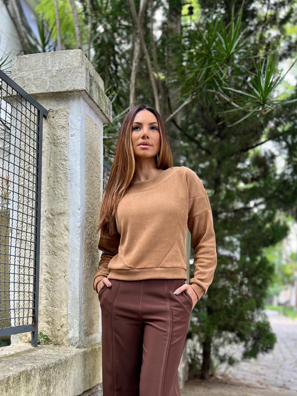 Blusa Cotelê Recortes