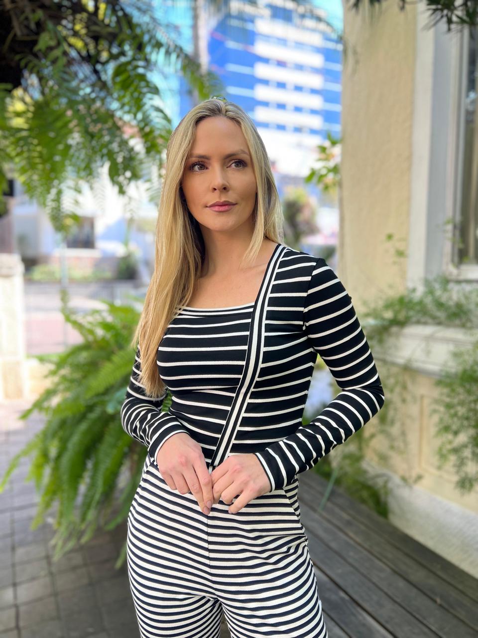 Blusa Assimétrica Listra
