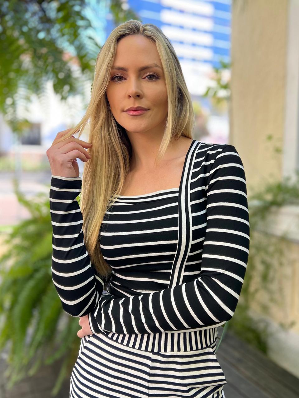 Blusa Assimétrica Listra