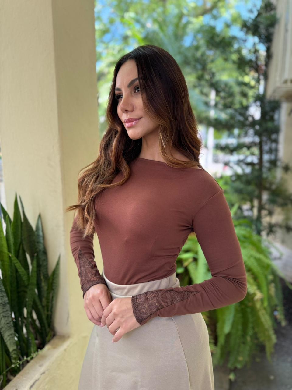 Blusa Canoa com Renda